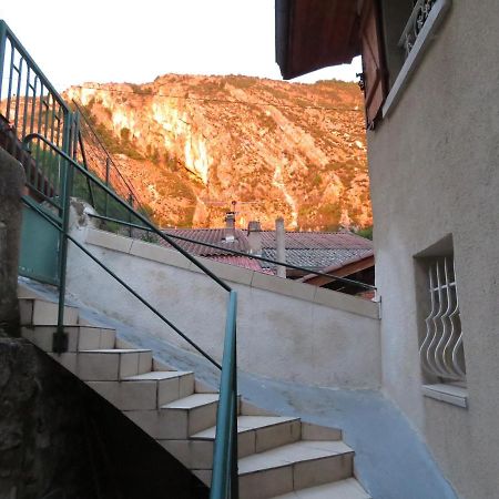 Au Bonheur Suspendu Apartment Pont-en-Royans Exterior foto