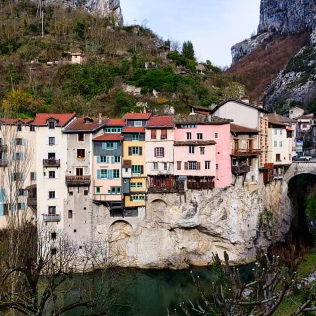 Au Bonheur Suspendu Apartment Pont-en-Royans Exterior foto